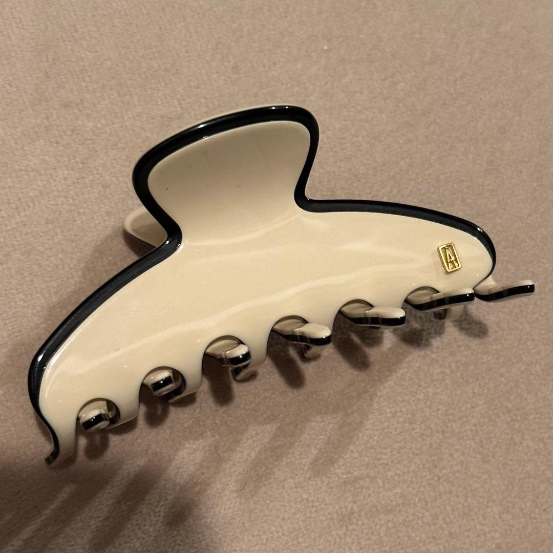 【ほぼ未使用】アレクサンドルドゥパリ クリーム×ブラック ヘアクリップ