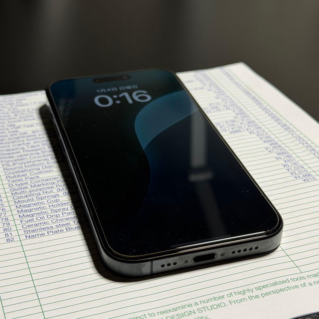 iPhone 15 Pro 256GB SIMフリー　ブラックチタニウム