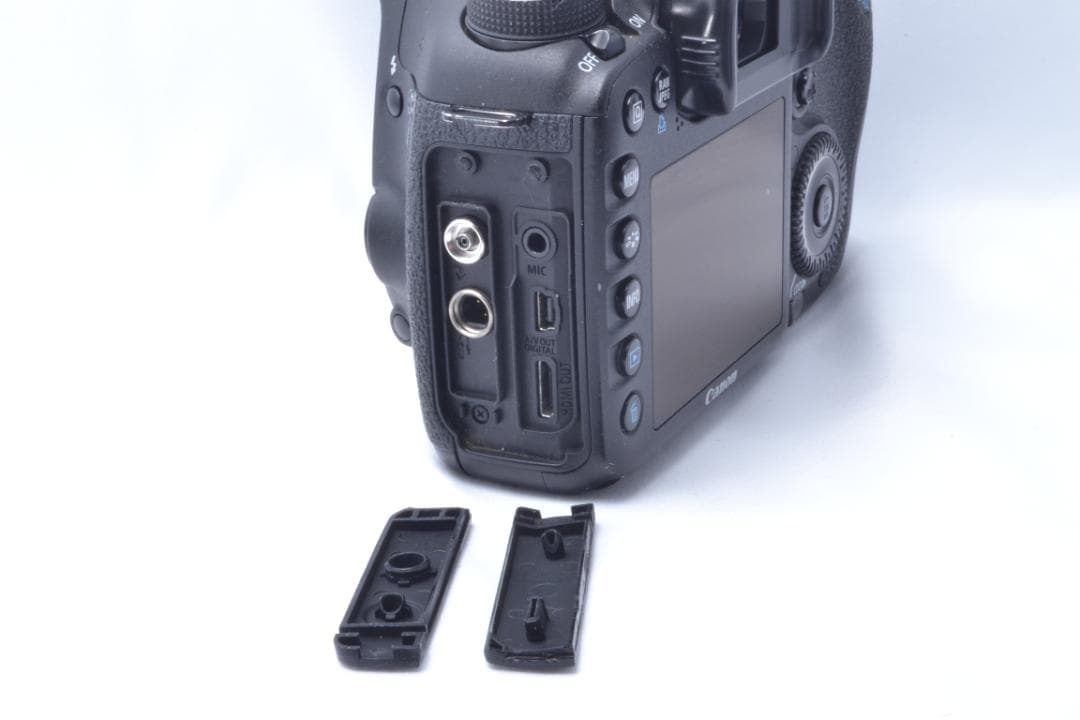 Canon EOS 7D✨ダブルレンズ✨超望遠レンズ付✨ハイアマチュアモデル✨