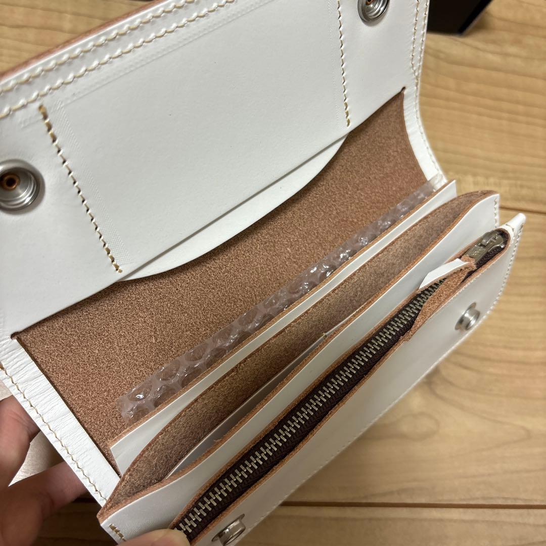 【新品未使用】RED MOON ホワイトレザー長財布