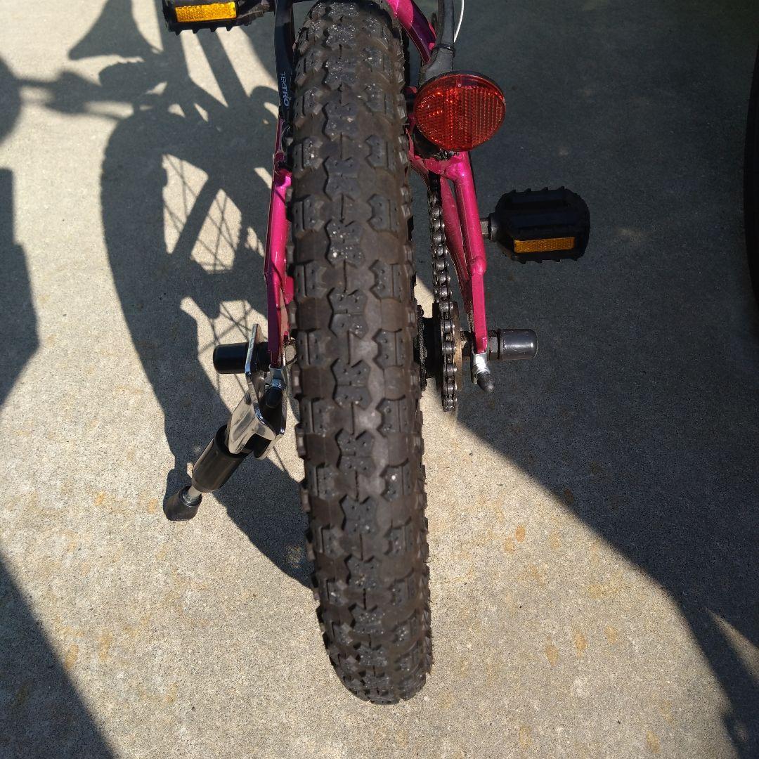 【大阪市内引渡希望】ヨツバサイクル　ピンク　１６インチ