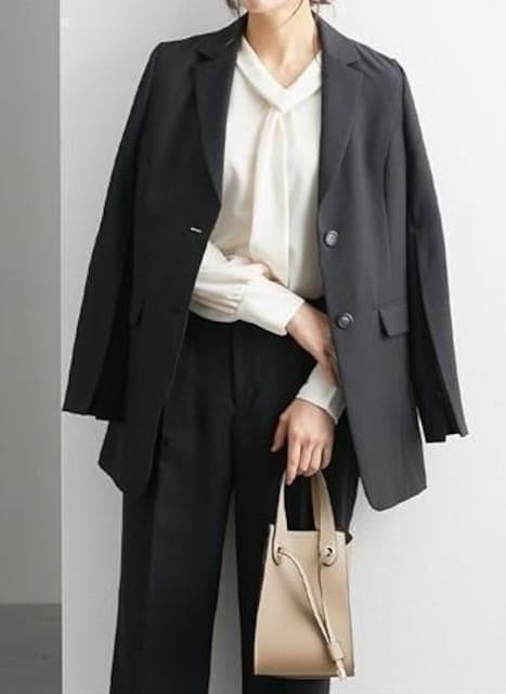 新品☆S黒系無地ケープ風ジャケットおしゃれスーツ♪お仕事・通勤〇D389