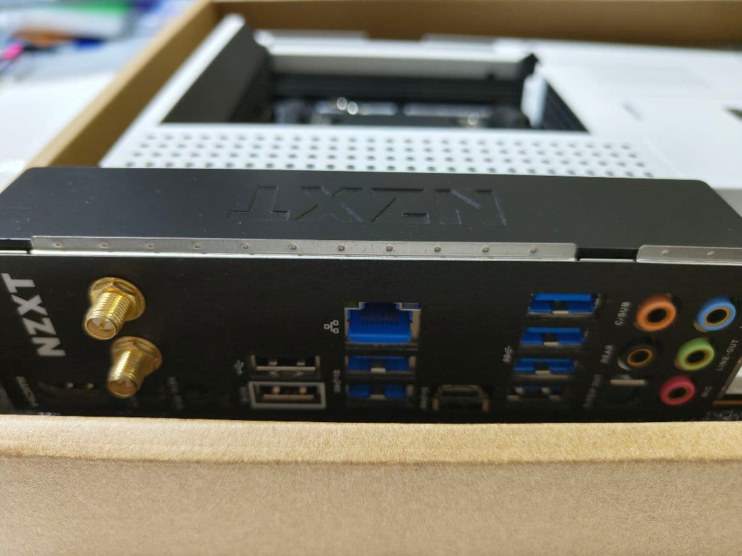 NZXT N7 B650E ATXマザーボード White 白