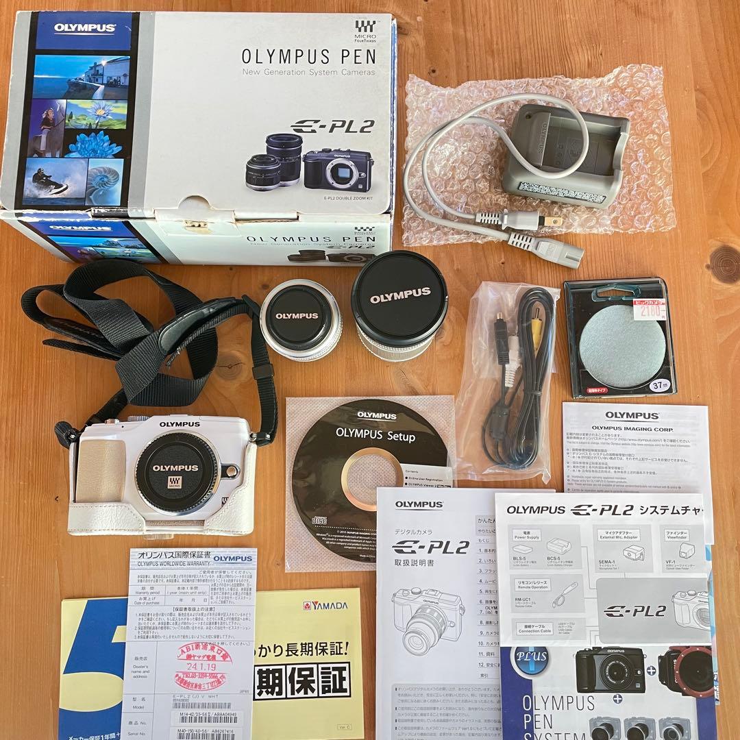 OLYMPUS PEN Lite E-PL2 本体と付属品