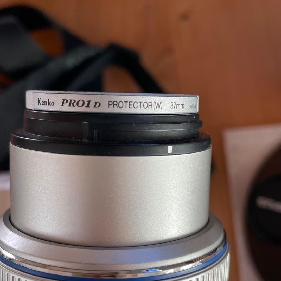 OLYMPUS PEN Lite E-PL2 本体と付属品