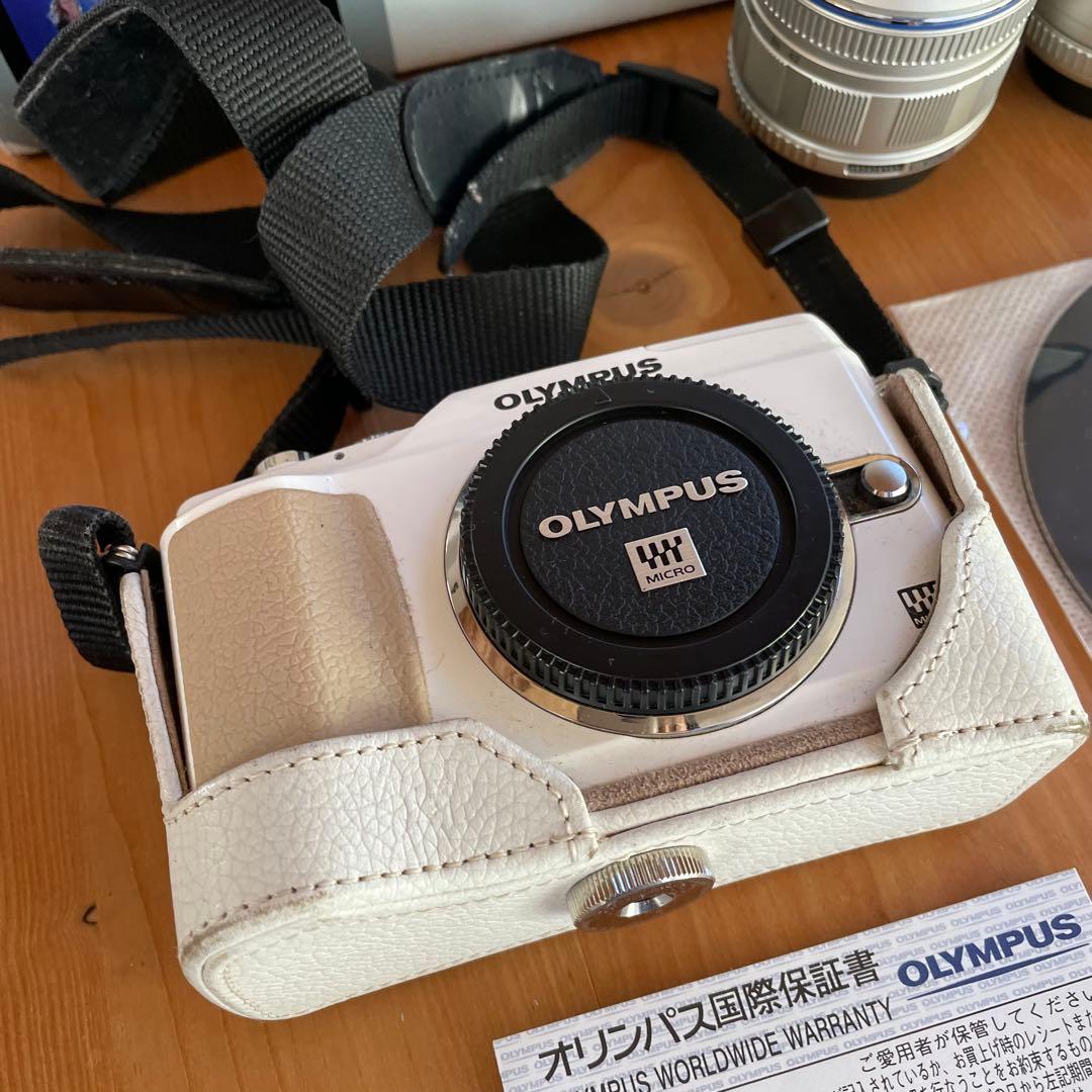 OLYMPUS PEN Lite E-PL2 本体と付属品