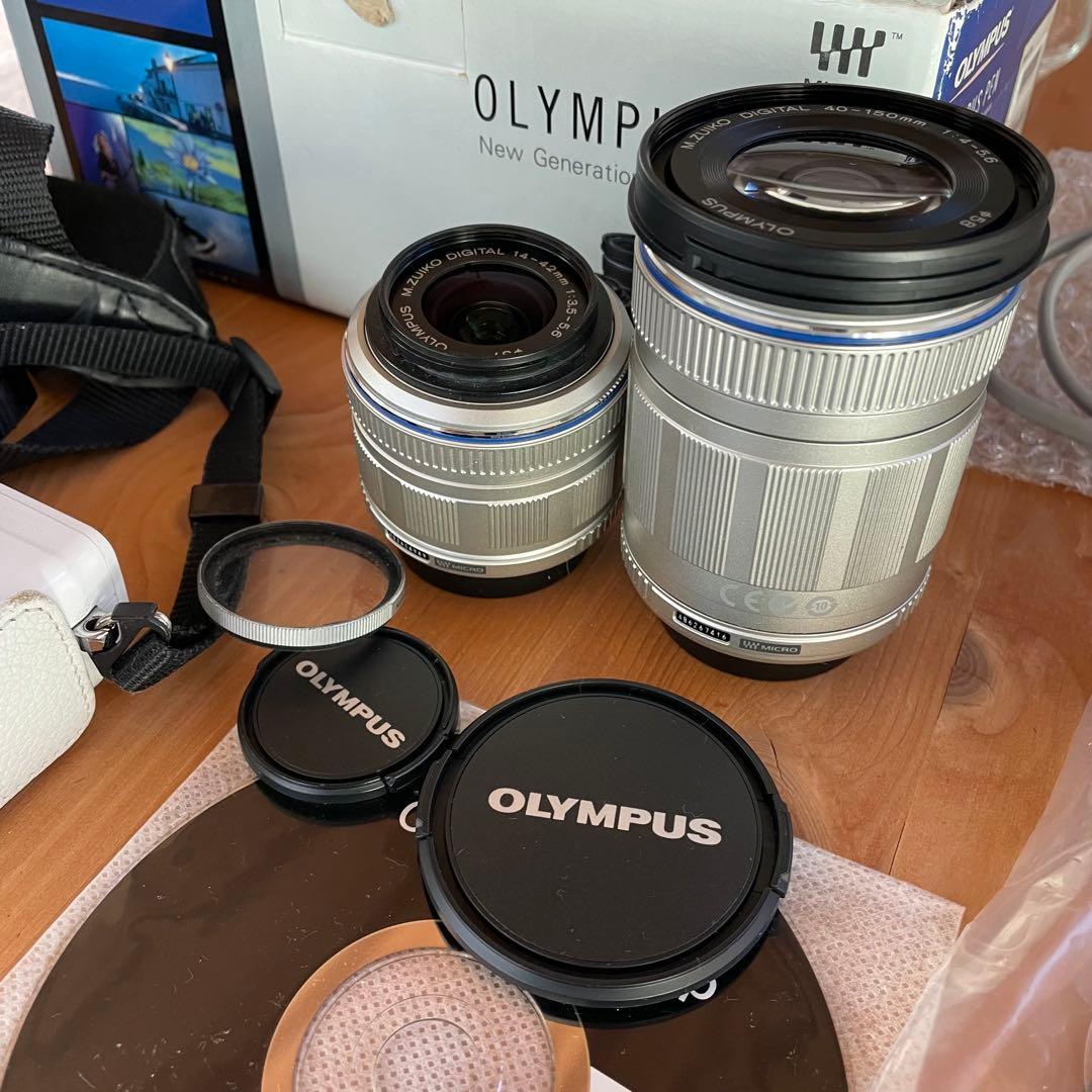 OLYMPUS PEN Lite E-PL2 本体と付属品