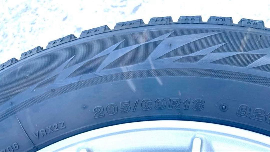 VW T-クロス　スタッドレス/アルミ 5穴 PCD100 205/60/16