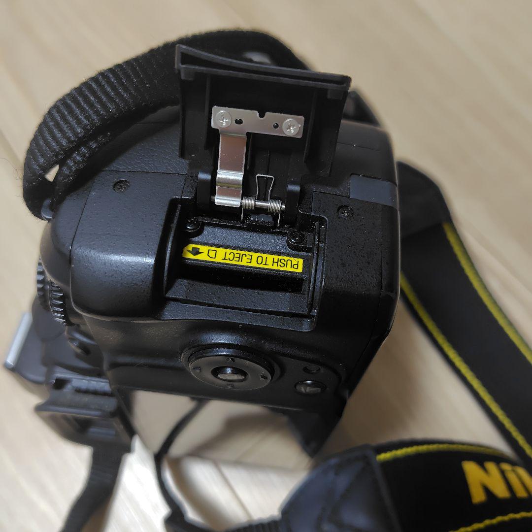 Nikon D3000 デジタル一眼レフカメラ、レンズ、バッテリー