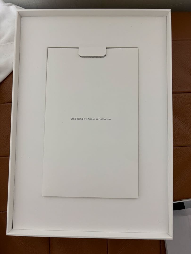 美品 Apple iPad 第9世代 64GB Wi-Fi シルバー 付属品完備
