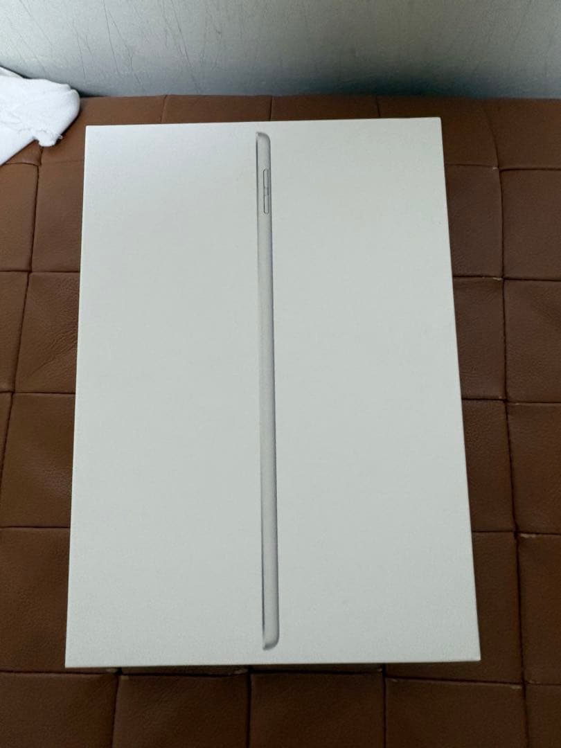 美品 Apple iPad 第9世代 64GB Wi-Fi シルバー 付属品完備