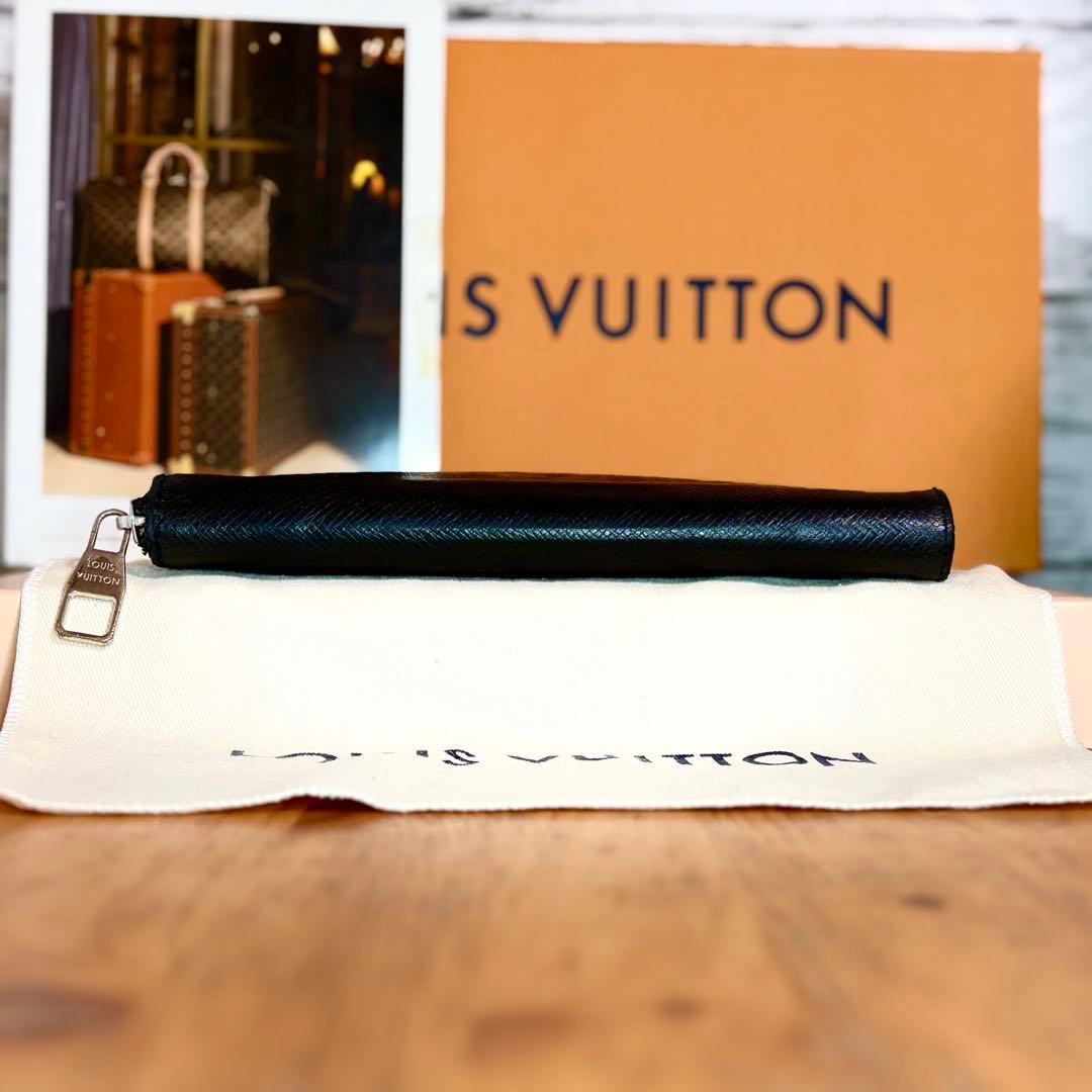 ルイヴィトン　タイガ　ジッピーウォレット　ヴェルティカル　M32837