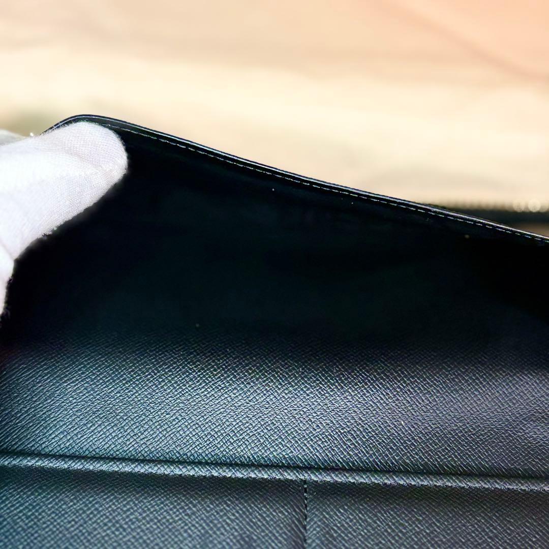 ルイヴィトン　タイガ　ジッピーウォレット　ヴェルティカル　M32837