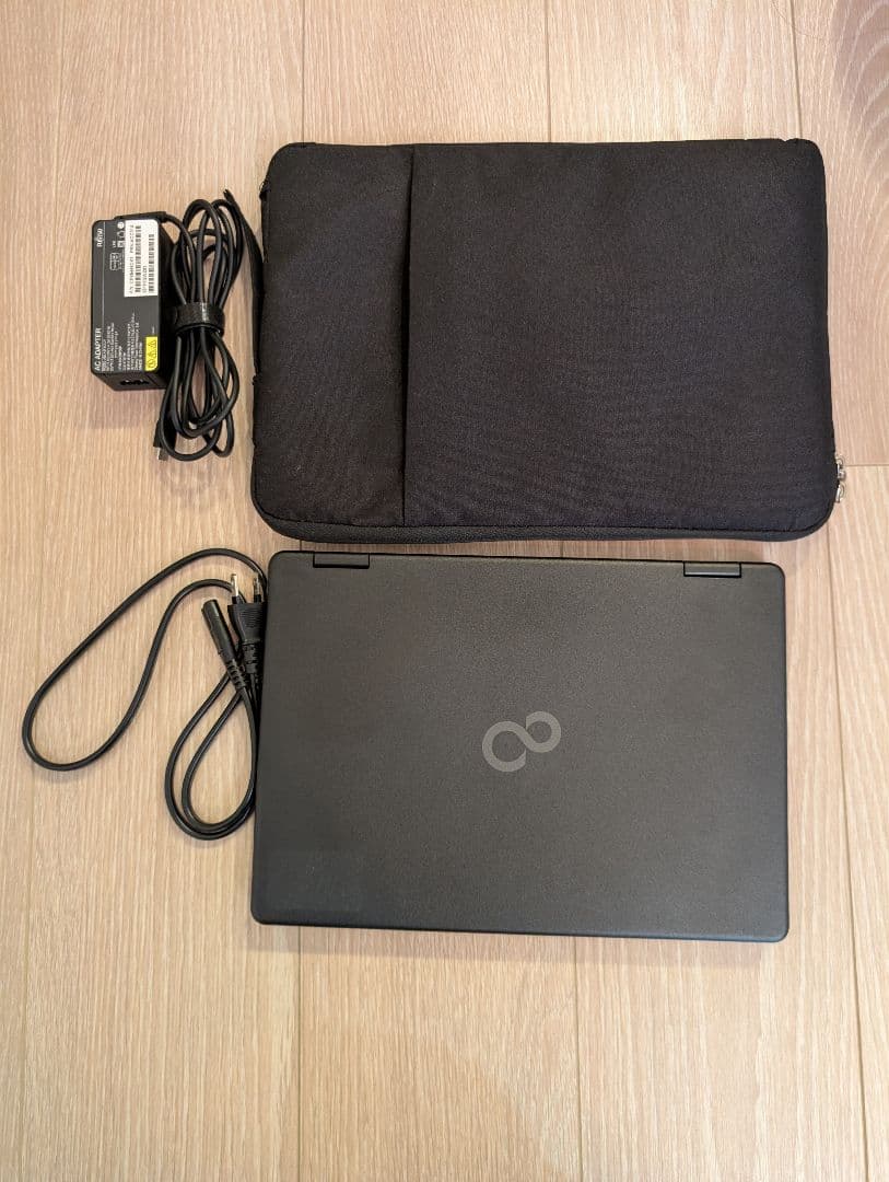 Fujitsu LIFEBOOK U Series 本体