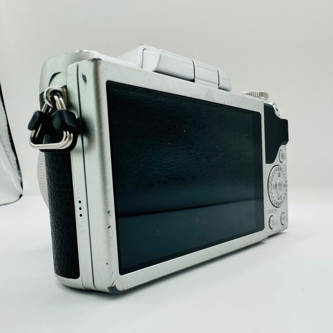 【美品】Panasonic LUMIX DMC-GF7W ミラーレス シルバー