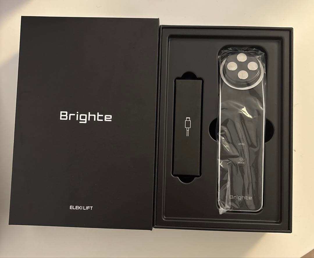 Brighte ELEKLIFT 美顔器 エレキリフト　おまけ付き