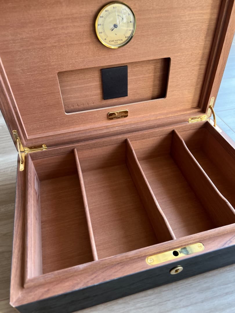 LOUIS VUITTON ルイヴィトン　シガーケース　小物入れ　インテリア