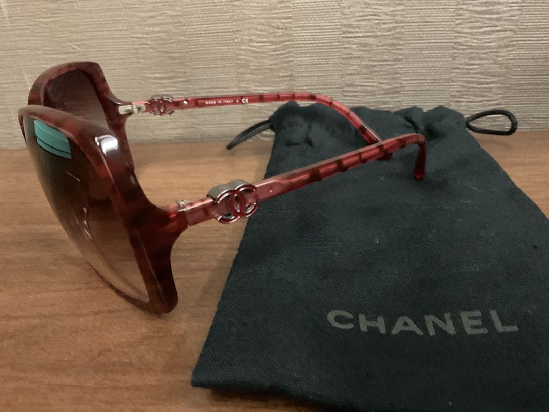 最終お値下げ　CHANEL レッド キャットアイ サングラス