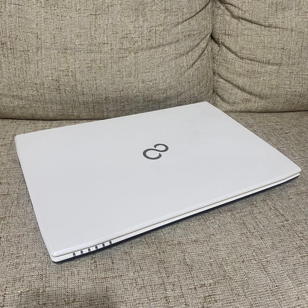 使用回数少なめ　富士通 ノートパソコン LIFEBOOK AH53/M 約1TB