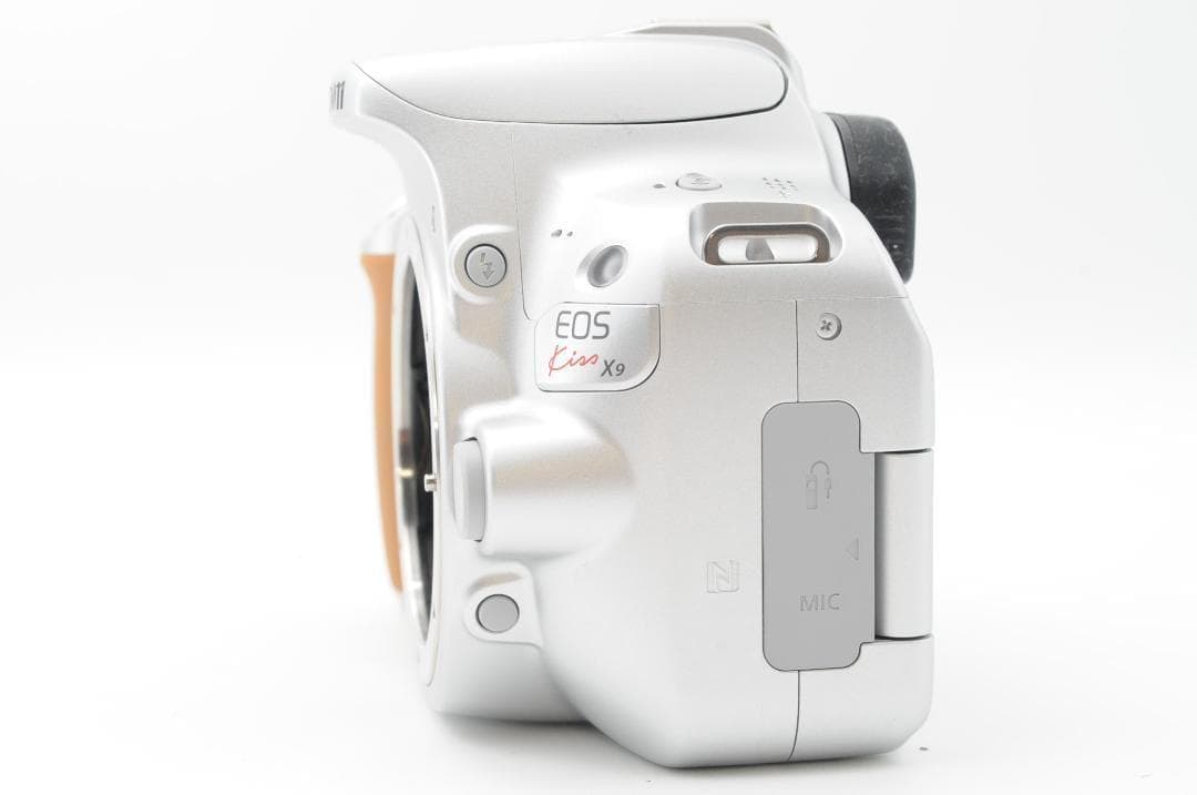 ☆新品級⑨☆ハロウィンSALE☆ Canon EOS Kiss x9 ダブル