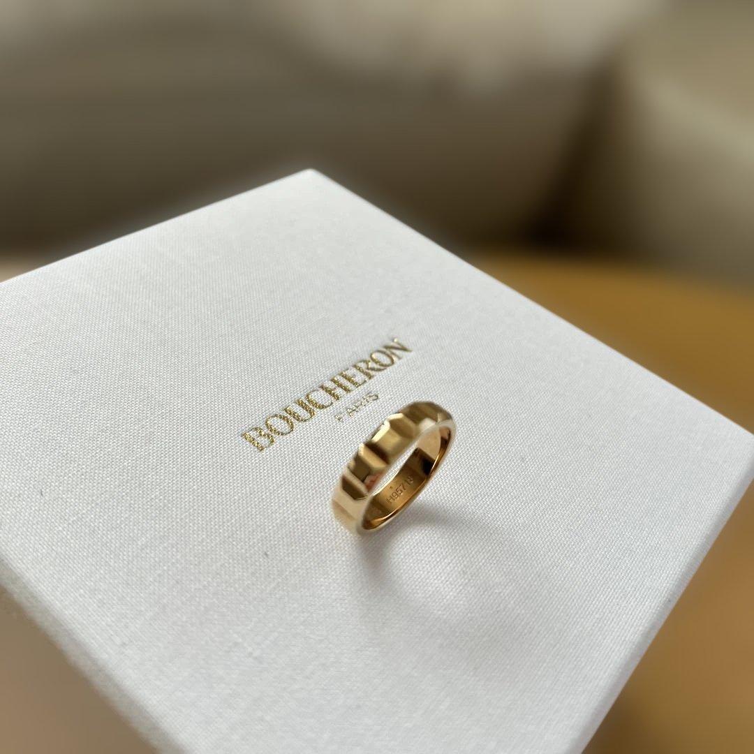 ☆BOUCHERON キャトルクルドパリ　ラージ #56 YG