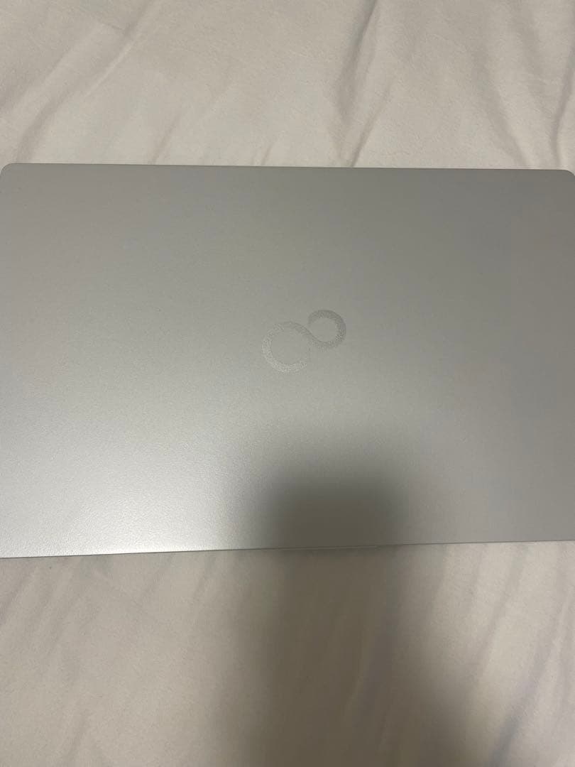 s*n様 富士通　ノートパソコン　LAPTOP-LGVOS4N9 充電器、ケース