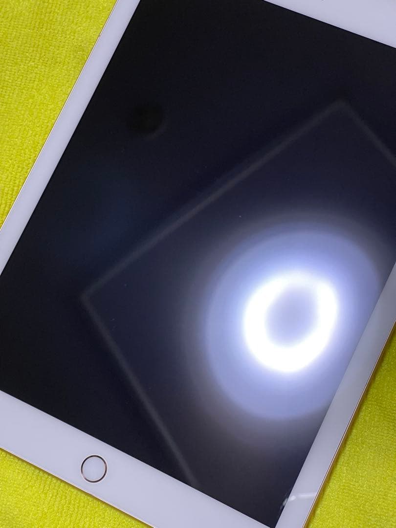 ゆ*か様 iPad 9.7インチ(第6世代) 128GB Wi-Fi