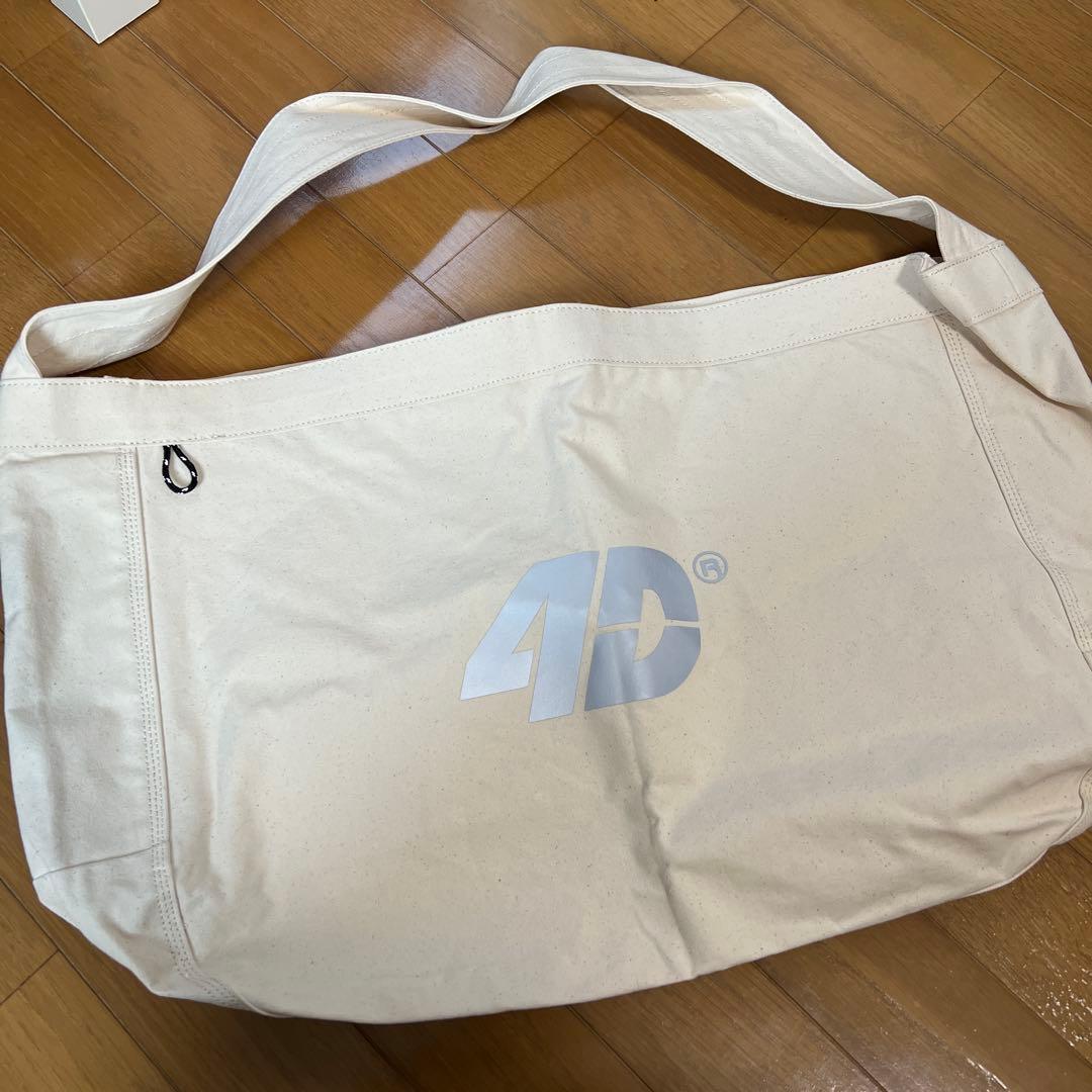 4D FOUR DOTS ベージュ トートバッグ(8シール付き)