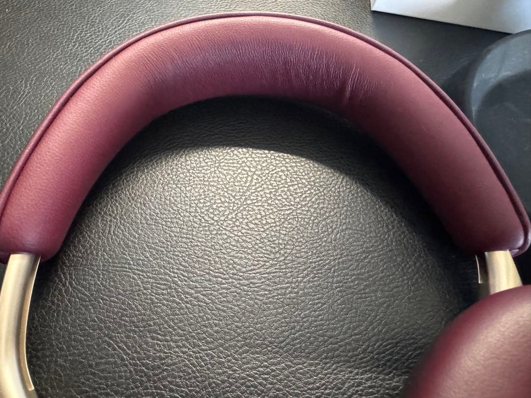 Bowers & Wilkins Px8 ロイヤル・バーガンディ