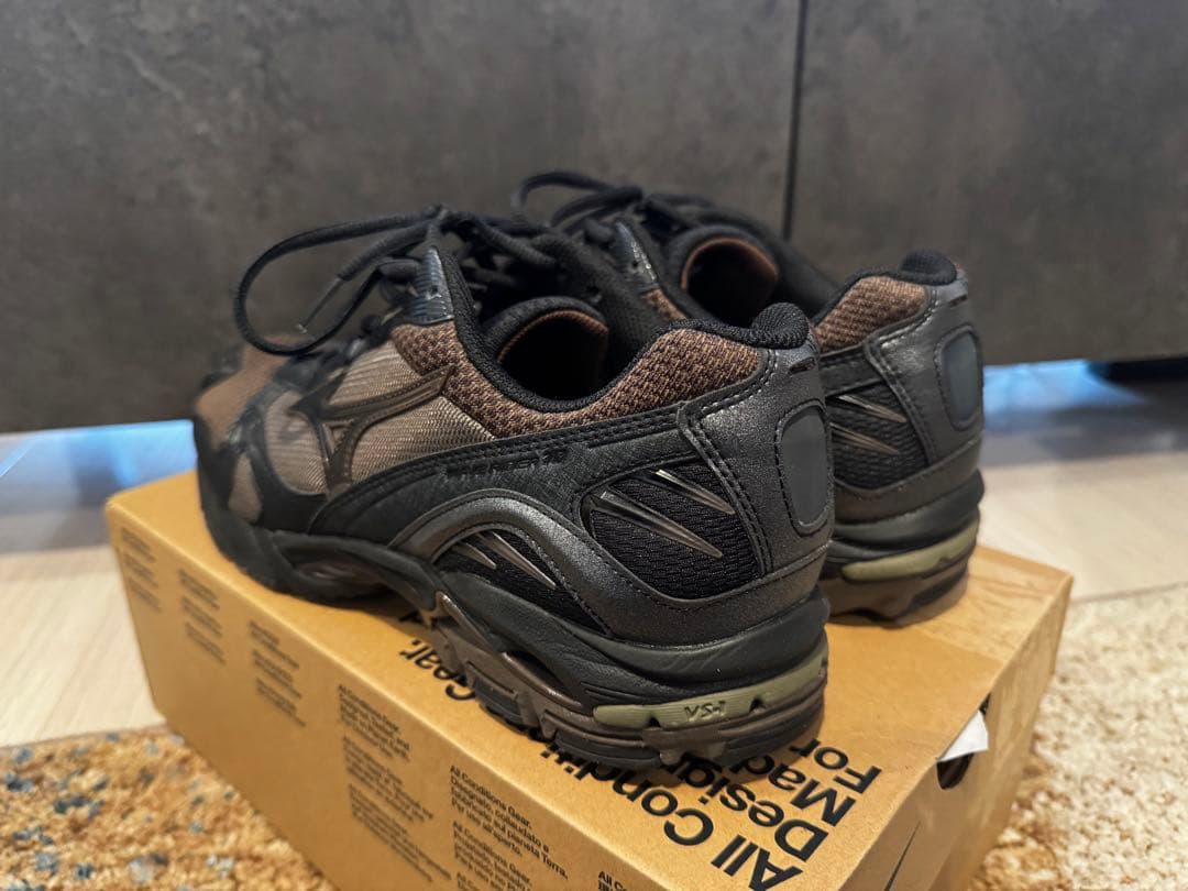 【VAINL ARCHIVE x MIZUNO】WAVE RIDER 10