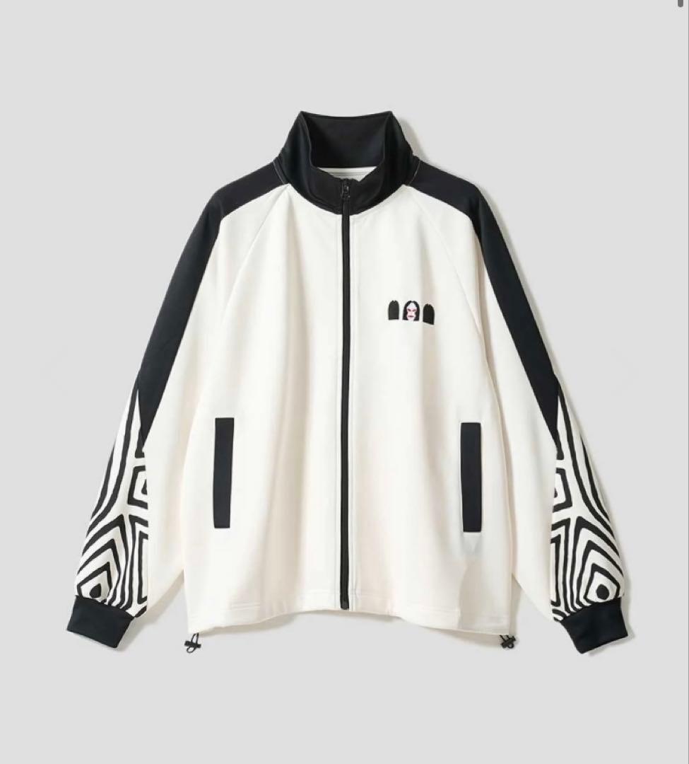 ダダ プロフィール｜トラックジャケット　グラニフ　ウルトラマン　M