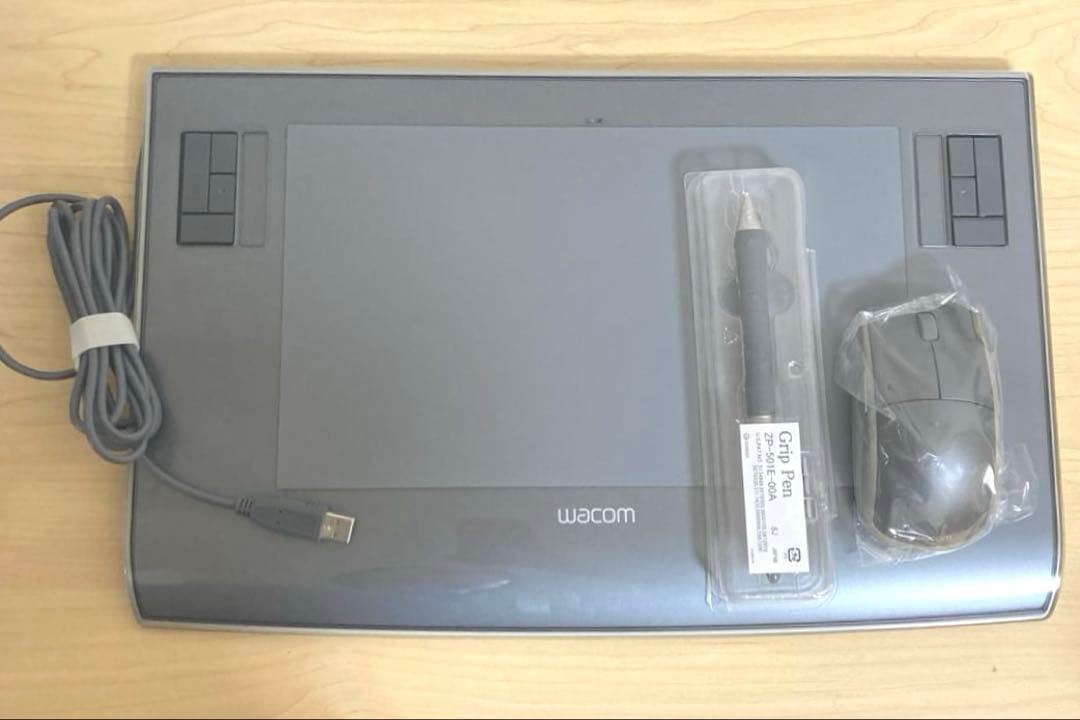 WACOM PTZ-631W/G0　Intuos3　グレー