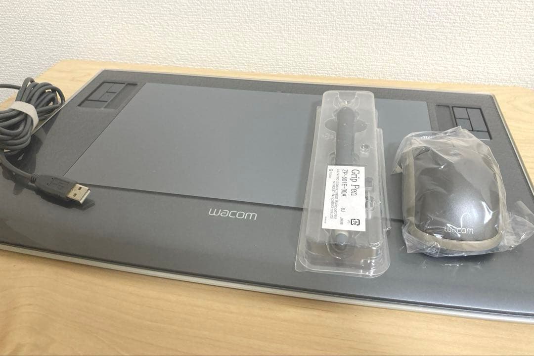 WACOM PTZ-631W/G0　Intuos3　グレー
