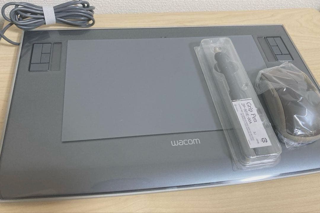 WACOM PTZ-631W/G0　Intuos3　グレー