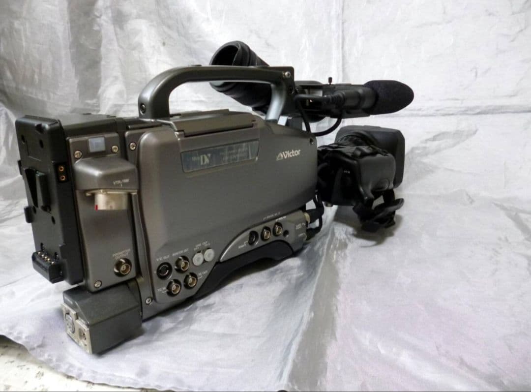 JVC DVカムコーダー　GY-DV550