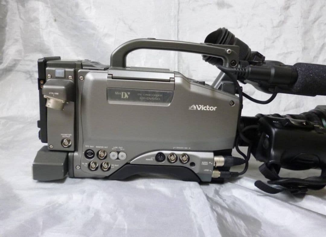 JVC DVカムコーダー　GY-DV550