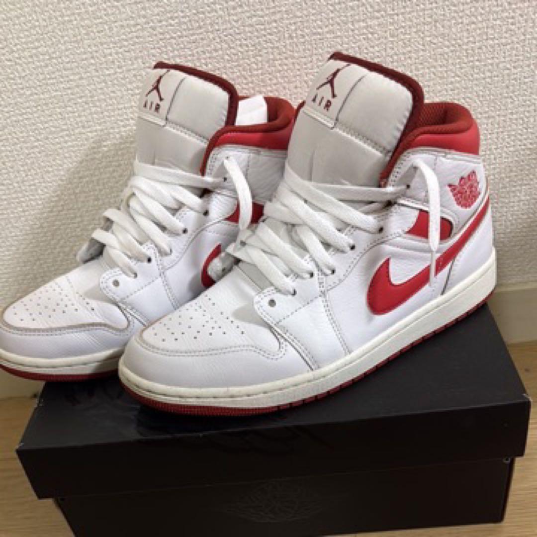 ジ*！様 ナイキ エアジョーダン1 ミッドSE デューンレッド