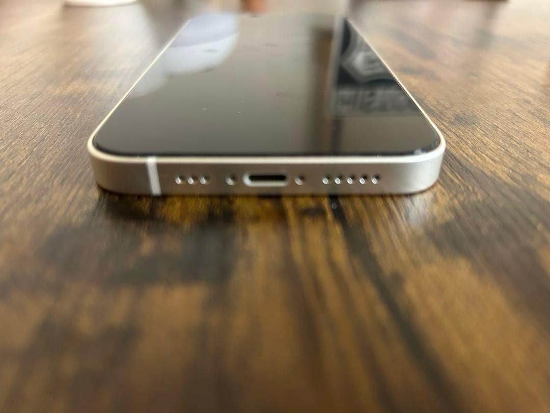 Apple iPhone 14ホワイト