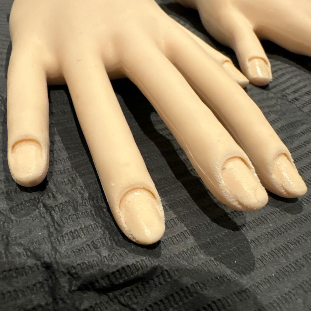 ネイリスト検定認定ハンド 右手人差し指骨折あり 認定チップ ケア用シール