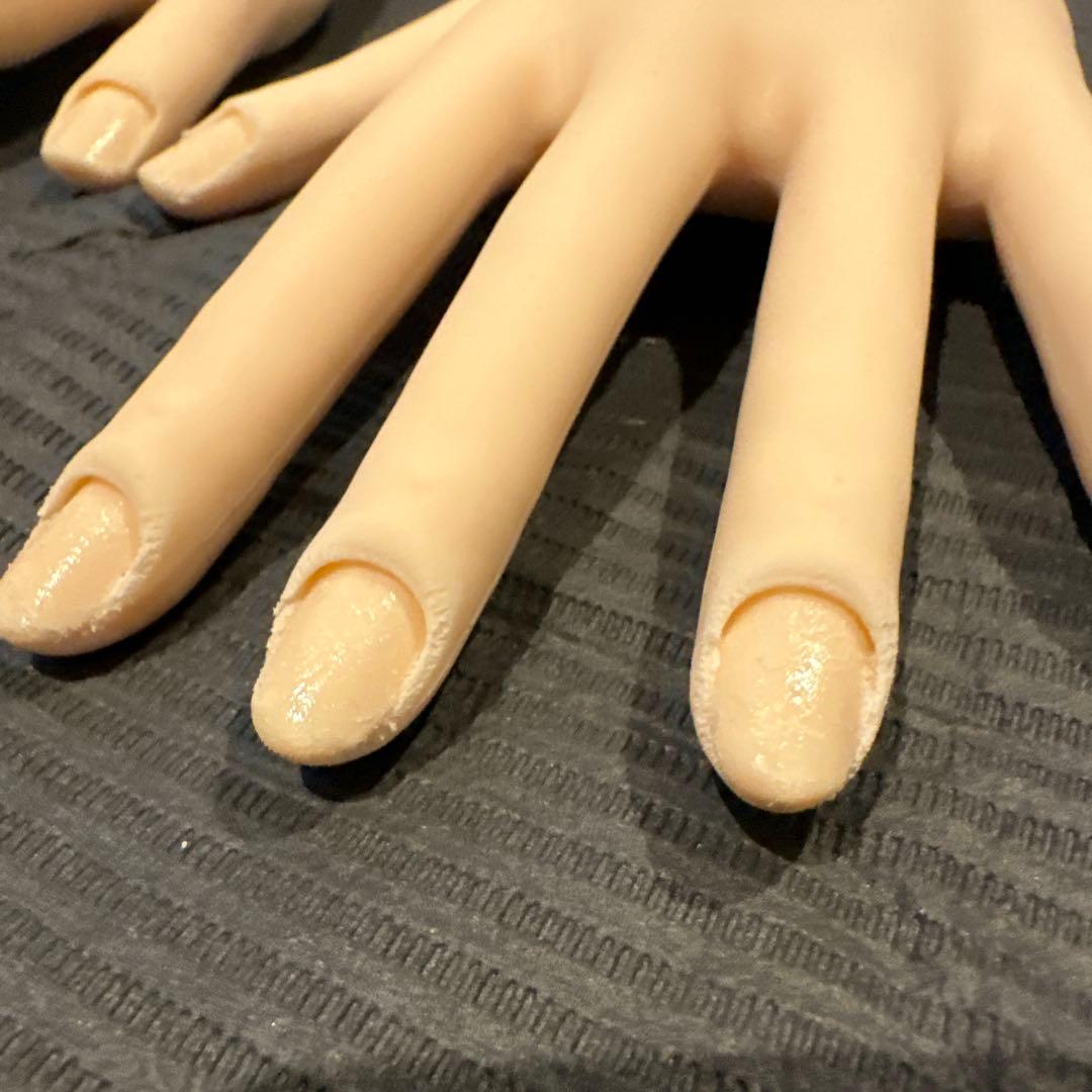 ネイリスト検定認定ハンド 右手人差し指骨折あり 認定チップ ケア用シール