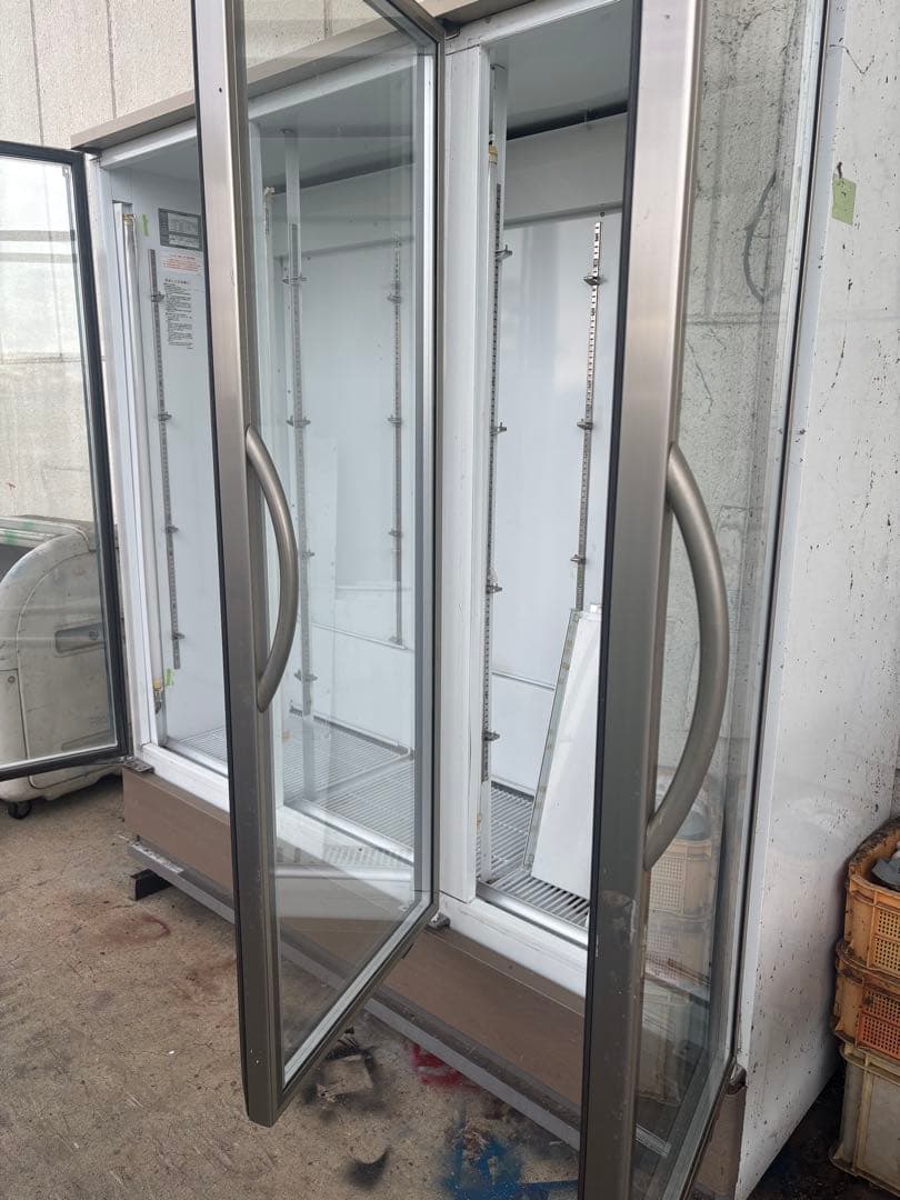 3扉冷蔵ショーケース　福島工業　中古品　棚付き 大型ショーケース