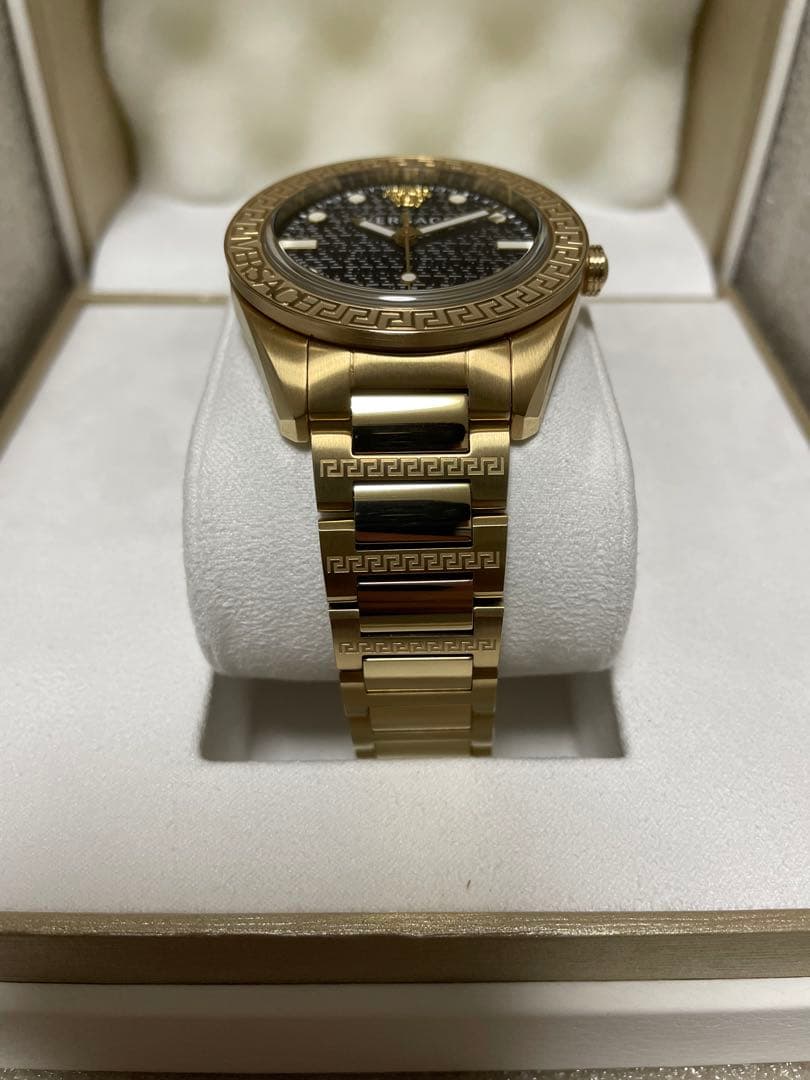 VERSACE ヴェルサーチェ　グレカドームクォーツ　ゴールド