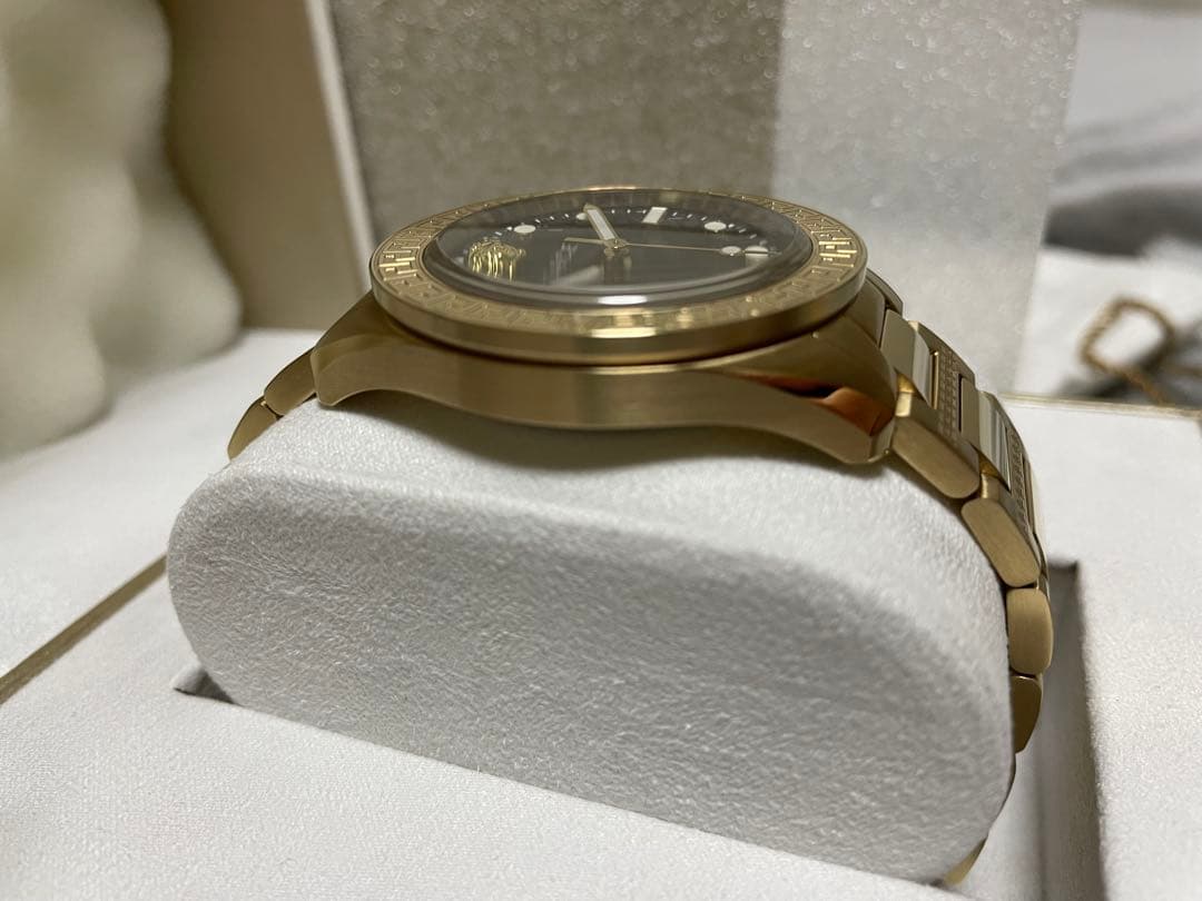 VERSACE ヴェルサーチェ　グレカドームクォーツ　ゴールド