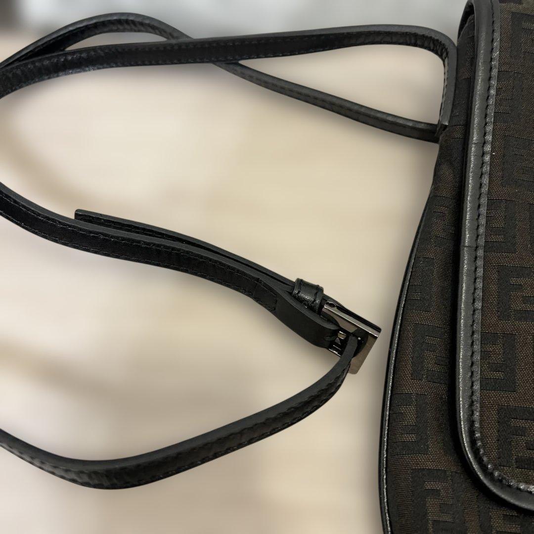 FENDI ズッキーノ　ショルダーバッグ