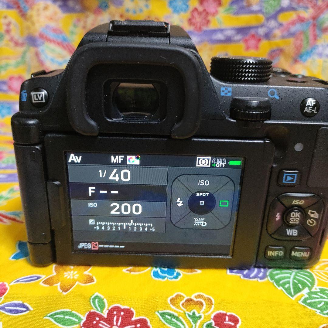 PENTAX k-70 カメラ本体・18−135mmと５０mmレンズのセット