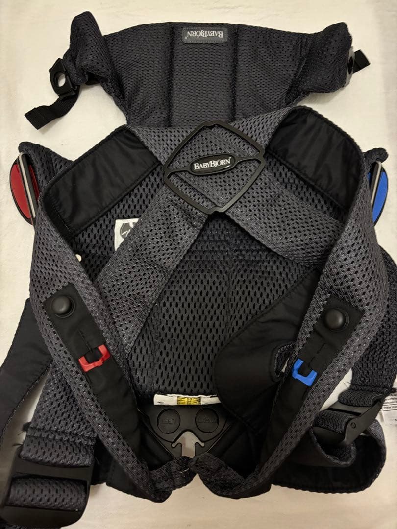 ベビージョルン　抱っこ紐　ベビーキャリアMINI Air