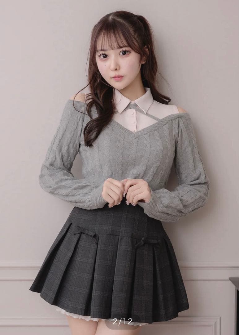 pium タグ付き シャツレイヤードオープンショルダーニット