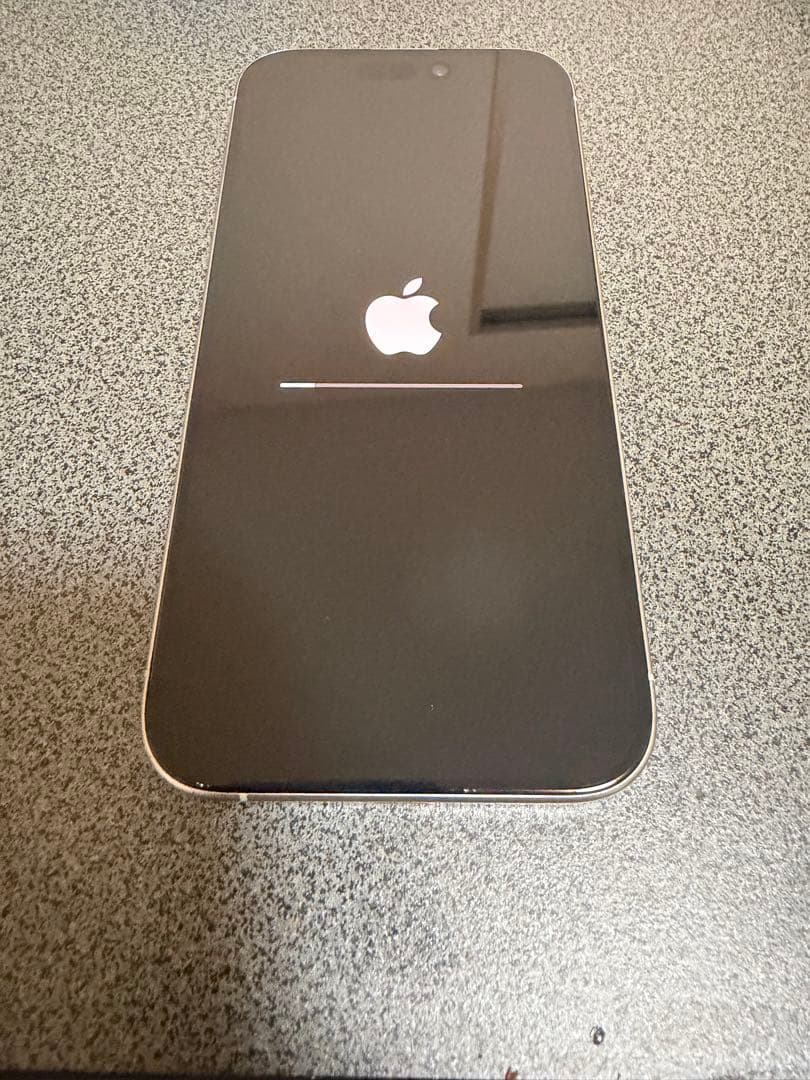 Apple iPhone 15Pro ホワイトチタニウム