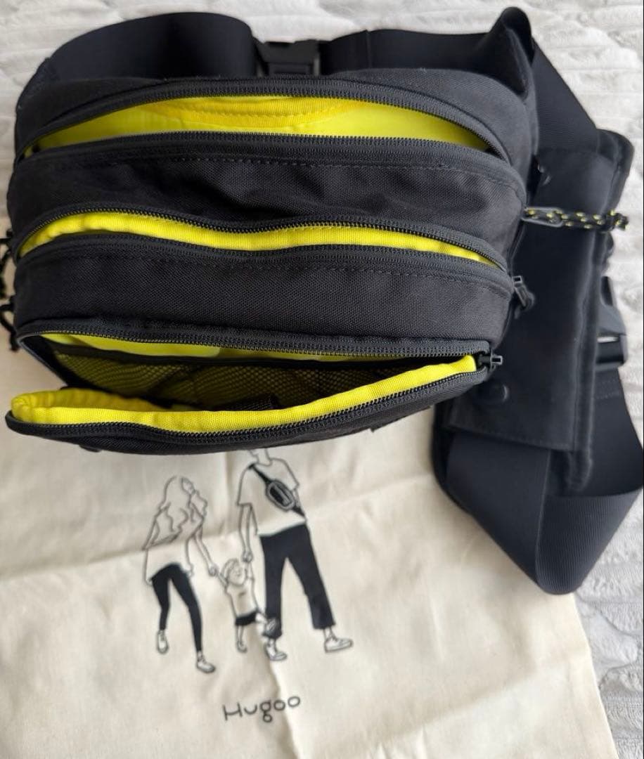 ⭐︎Hugoo ハグー　ヒップシート　ショルダーバック　ブラック×イエロー⭐︎