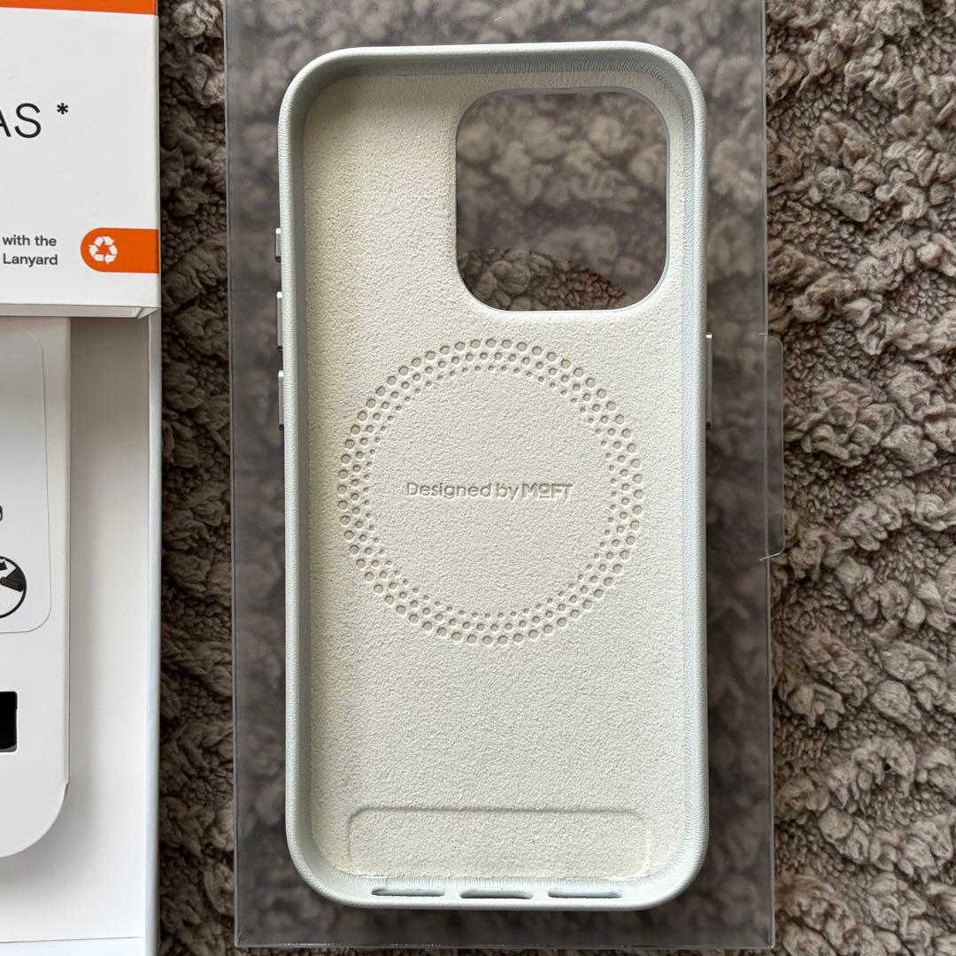 iPhone15Pro ブラックチタニウム 256GB ＋ MOFTケース